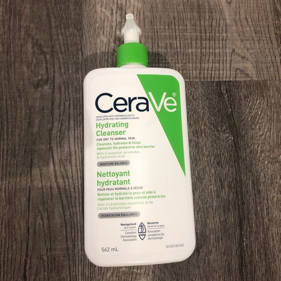 Cerave Hydrating Cleanser - Picture 2 of 4